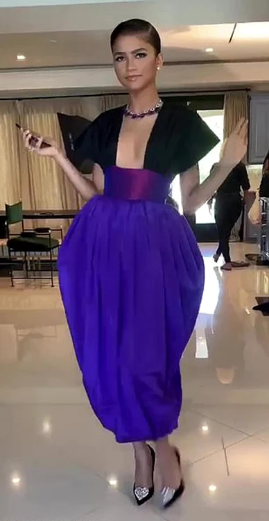 Zendaya,  cea mai tânără  câştigătoare  a purtat  costumaţie  Christopher  John Rogers