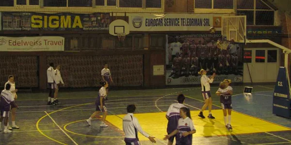"Panterele roz" au fost sfâşiate de alexăndrence