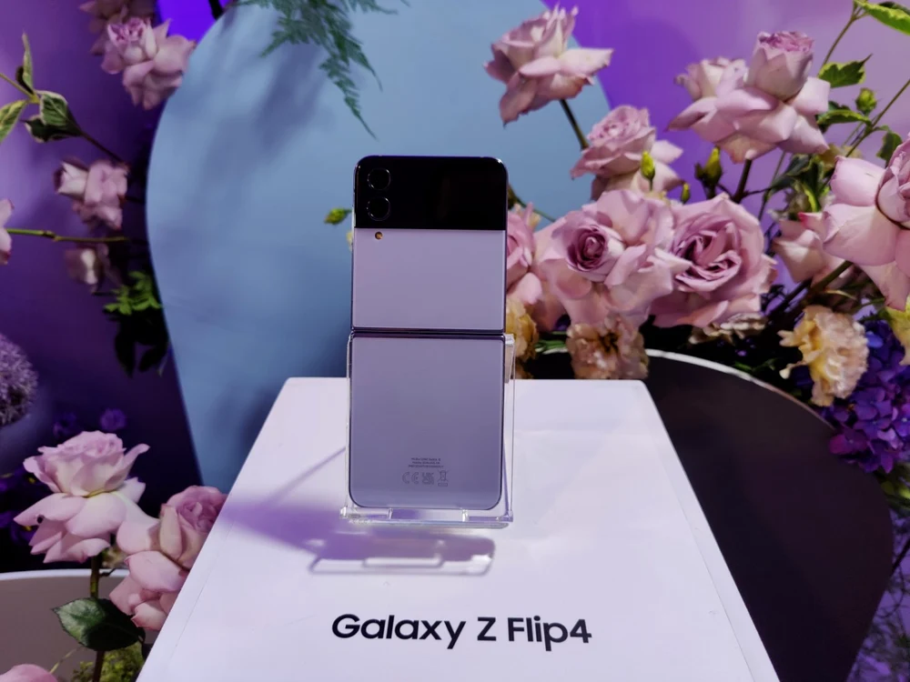 Samsung Galaxy Z Flip4. FOTO Adrian Pogîngeanu