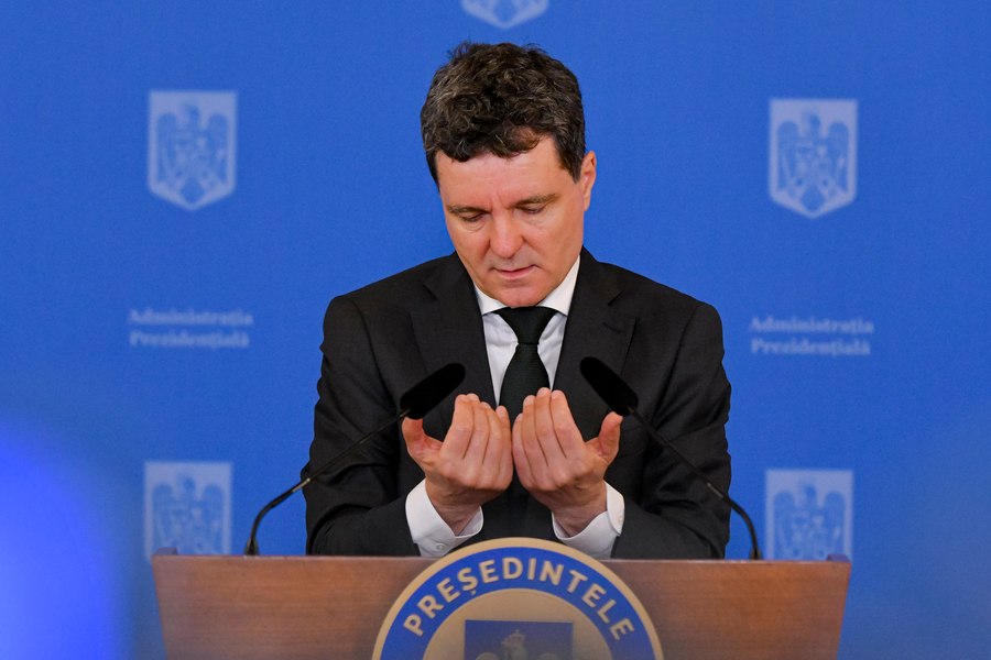 Președintele Nicușor Dan trebuie să ia taurul de coarne