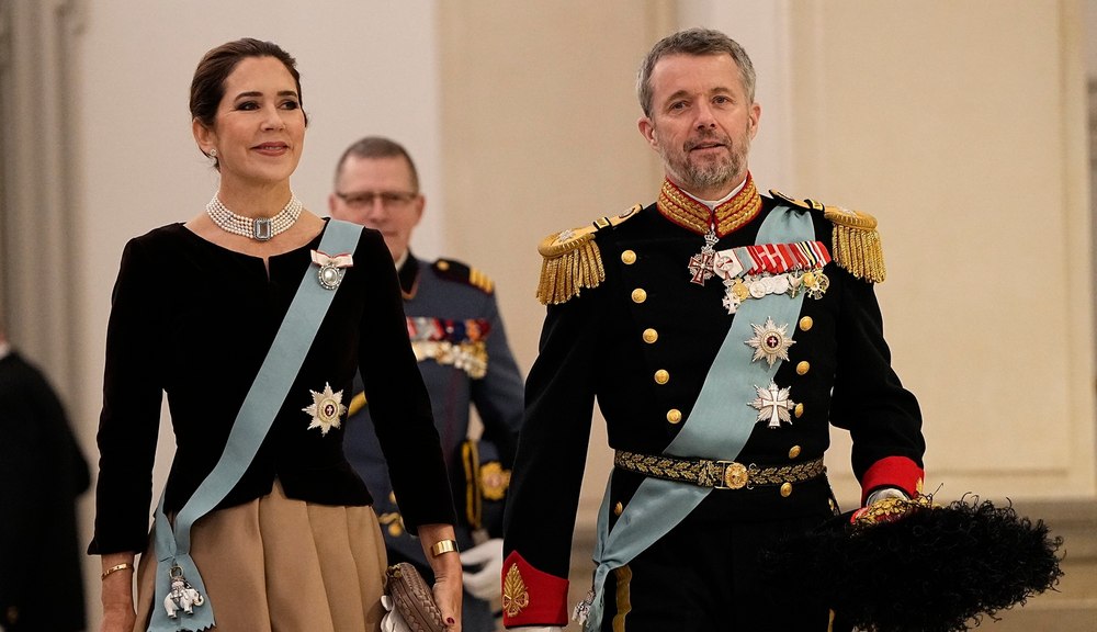 Confesiunile regelui Frederik al X-lea. Monarhul danez trece cu vederea zvonurile despre o posibilă idilă și vorbește despre relația cu tatăl său