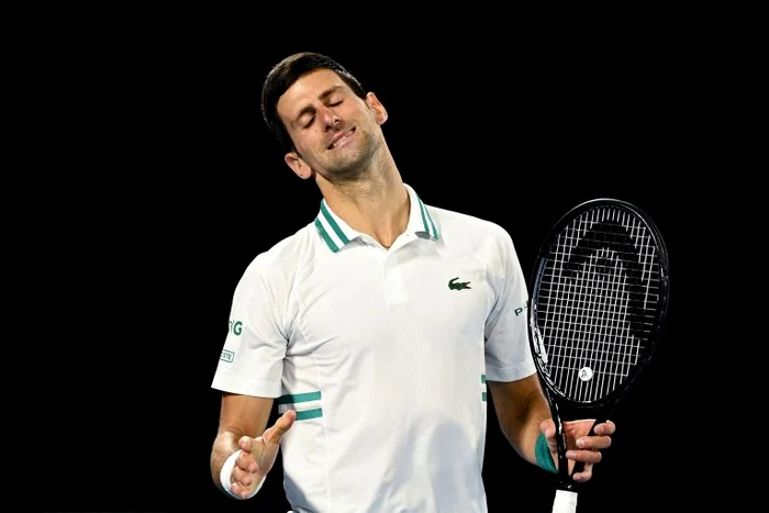 Novak Djokovic vrea să participe chiar dacă nu respectă regulile organizatorilor (FOTO: EPA)