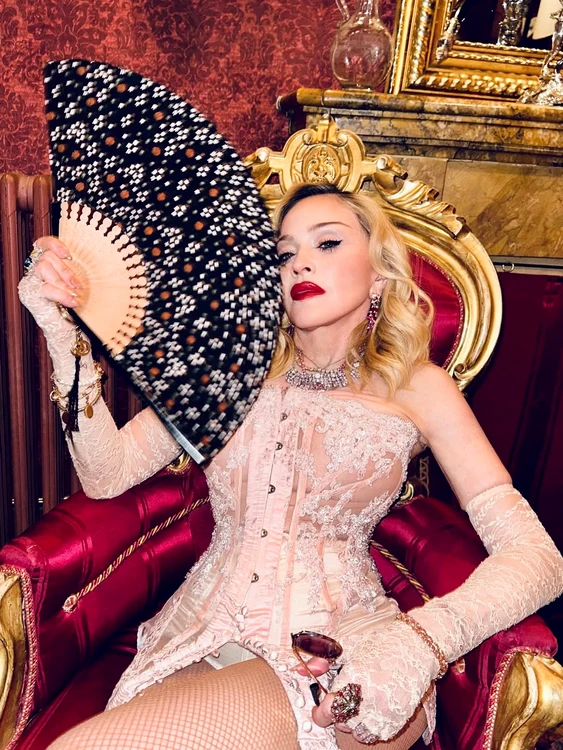Madonna  adoră ținutele  provocatoare 