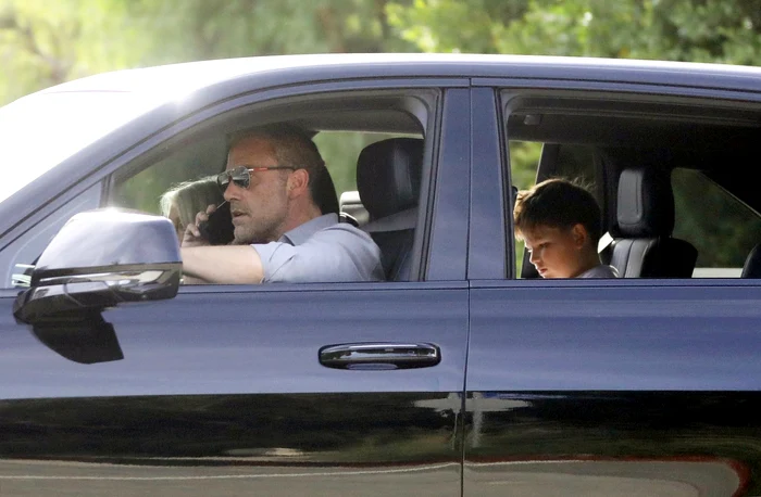 Ben Affleck, cu mama și cu fiul lui. FOTO: Profimedia