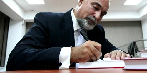 varujan vosganian jpg