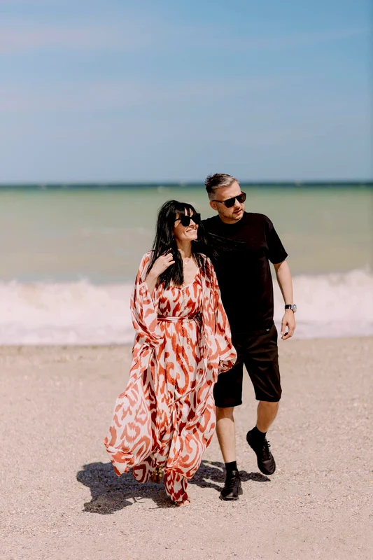 Cosmina Păsărin și iubitul său au fost la mare. Sursă: Click!