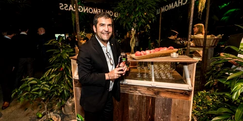 nikos koumettis coca cola