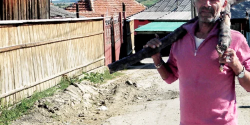 Valentin Maxim povesteşte în cât timp s-a stricat drumul de la Berzunţi