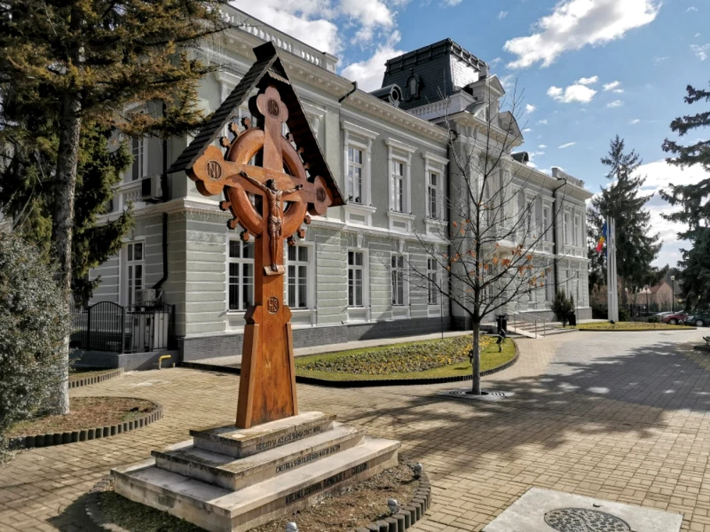 Focar de coronavirus la Primăria Râmnicu Vâlcea Foto Adevărul