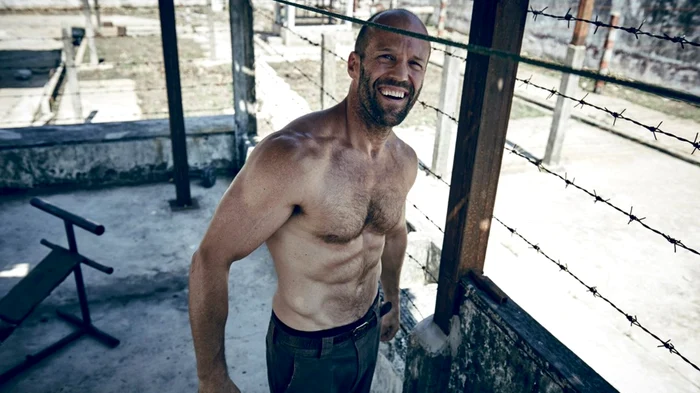 Jason Statham este în al nouălea cer și de abia așteaptă să vină acasă - foto Instagram