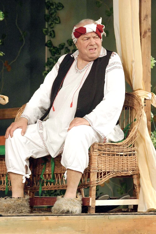 La 75 de ani, Alexandru Arşinel joacă pe scena Teatrului de Revistă „Constantin Tănase ”