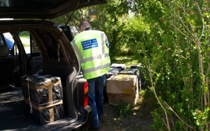 Întreaga cantitate de ţigări descoperită a fost confiscată