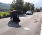 Accident pe Valea Oltului DN7 - E81 la la Proieni - Brezoi maşină răsturnată Foto Adevărul 