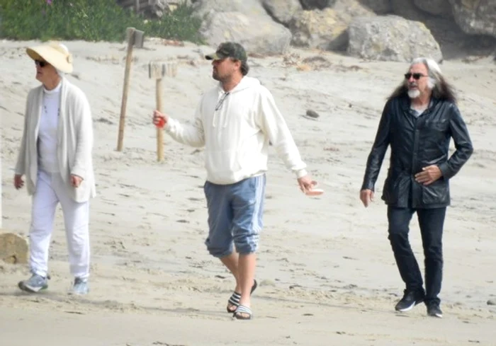 Leonardo DiCaprio și părinții, relaxare în Malibu