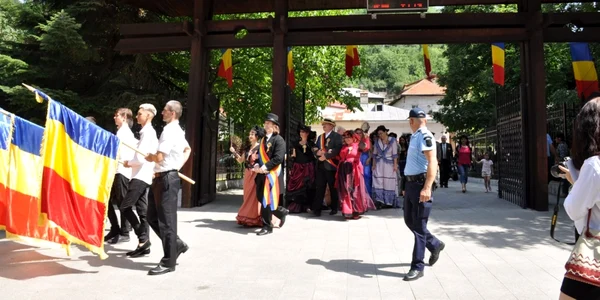 Zilele Imnului la Râmnicu Vâlcea - parada festivă Parcul Zăvoi Foto Adevărul - Primăria Râmnicu Vâlcea