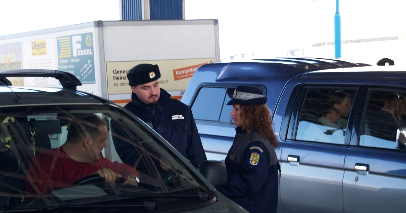 Polițiștii de frontieră i-au reținut pe cei doi transfugi