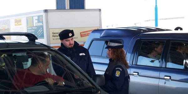 Poliţiştii de frontieră de la Nădlac au descoperit falsul