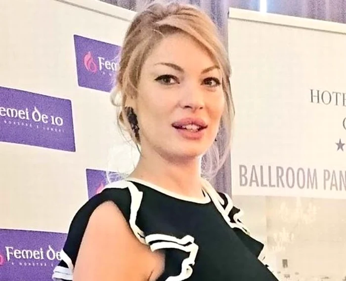 
    Valentina Pelinel (35 de ani) este însărcinată în nouă luni cu copilul lui Cristi Borceafoto: arhiva personală  