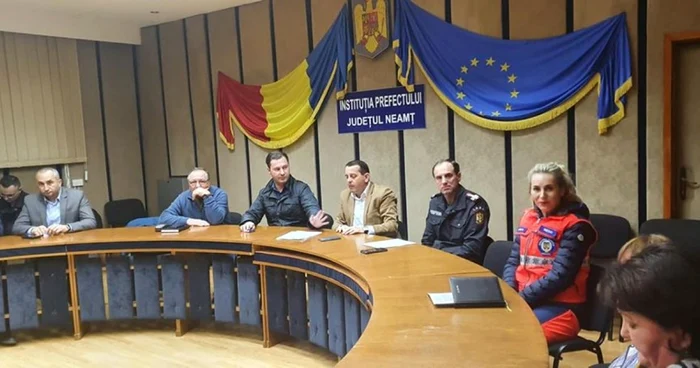 Demisia directorului DSP Neamţ a fost cerută în şedinţa Comitetului de Urgenţă. FOTO: Prefectura Neamţ