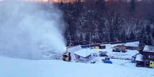 Domeniul schiabil SuperSki se pregăteşte să deschidă în 8 decembrie. Foto