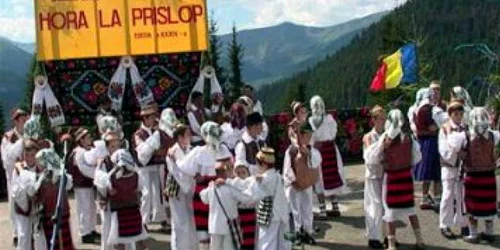 Bistriţa :  Ansambluri bistriţene în „Hora de la Prislop”