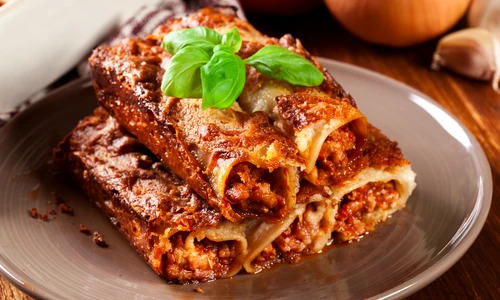 Cannelloni umpluti  Sursa foto shutterstock 590881370 jpg