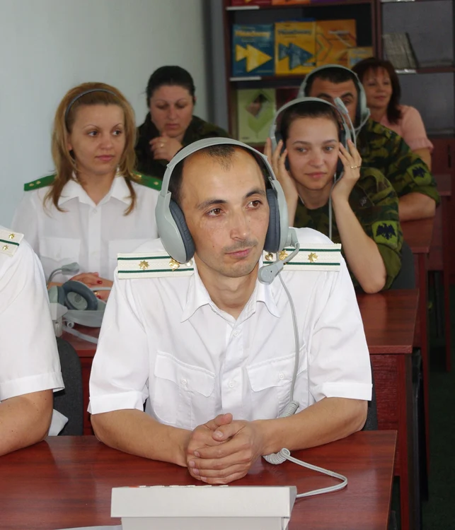 Studenţii vor învăţa limba engleză