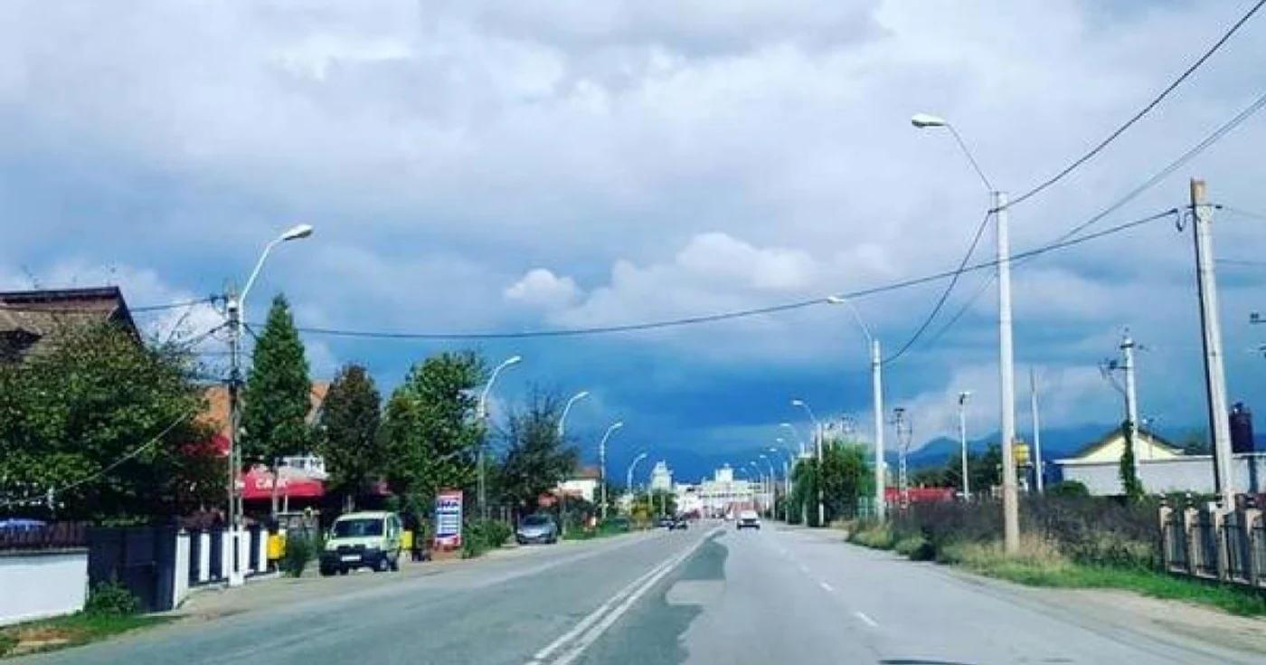 Şoseaua Hunedoara - Deva. FOTO: Daniel Guţă. ADEVĂRUL.