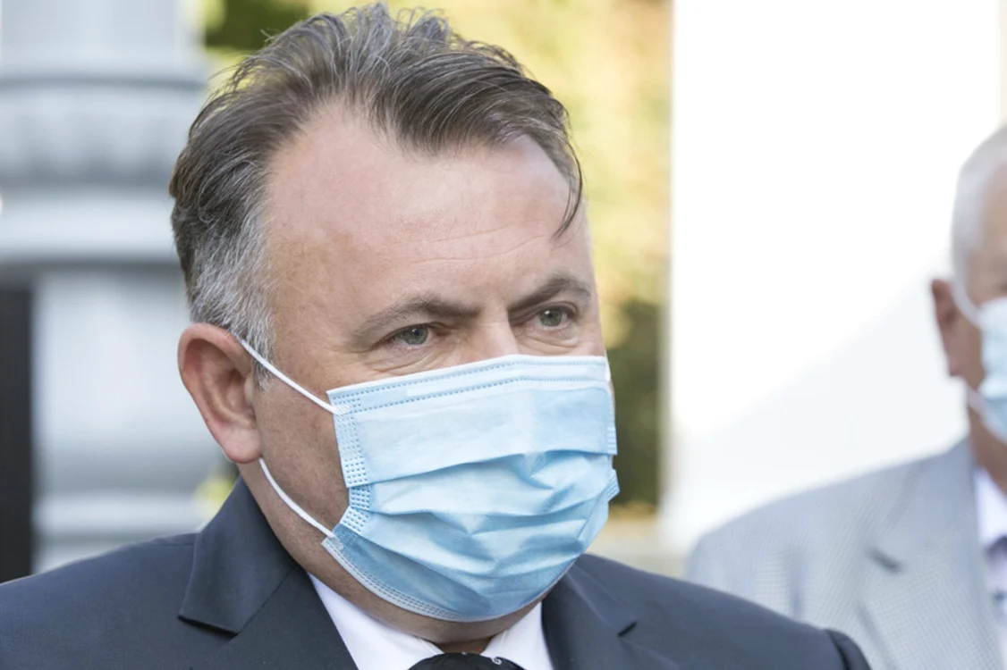 
    Nelu Tătaru, ministrul Sănătății a făcut un apel la populația României să respecte regulile anti-Covid căci sistemul sanitar este sub presiune  