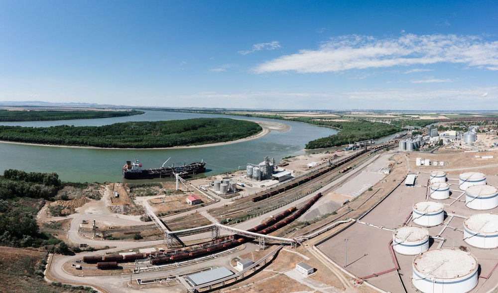 Îngrijorare la granița României: Nave misterioase din Rusia au început să sosească în Republica Moldova
