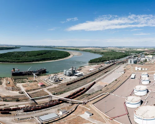 Nave misterioase în Moldova Foto Portul Giurgiulești jpg