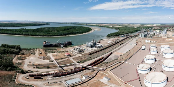 Nave misterioase în Moldova Foto Portul Giurgiulești jpg