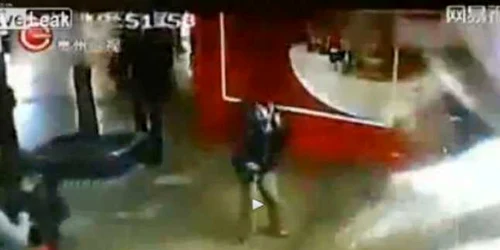 Incidentul s-a petrecut la Orient Shopping Center din Shanghai