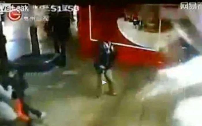 Incidentul s-a petrecut la Orient Shopping Center din Shanghai