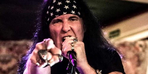 dave evans in concert