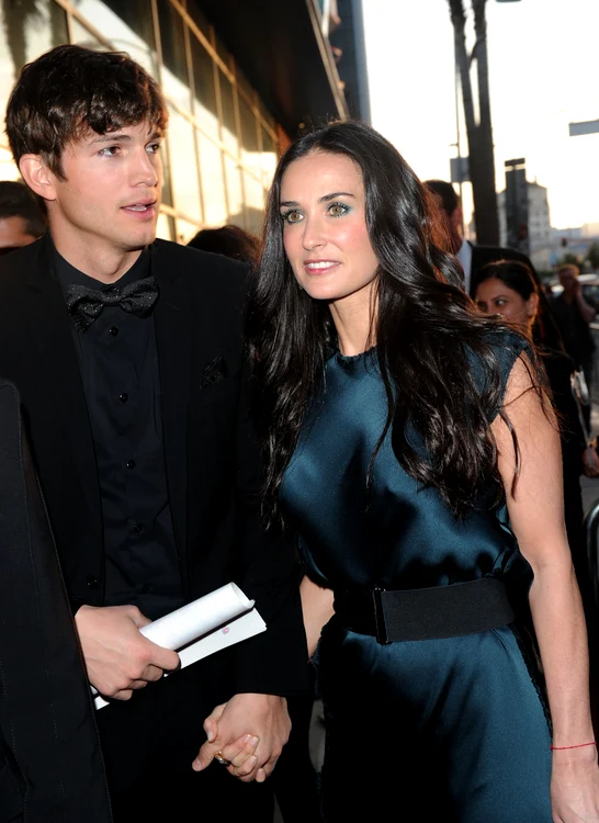 Demi Moore şi Ashton Kutcher au divorţat după 6 ani de căsnicie