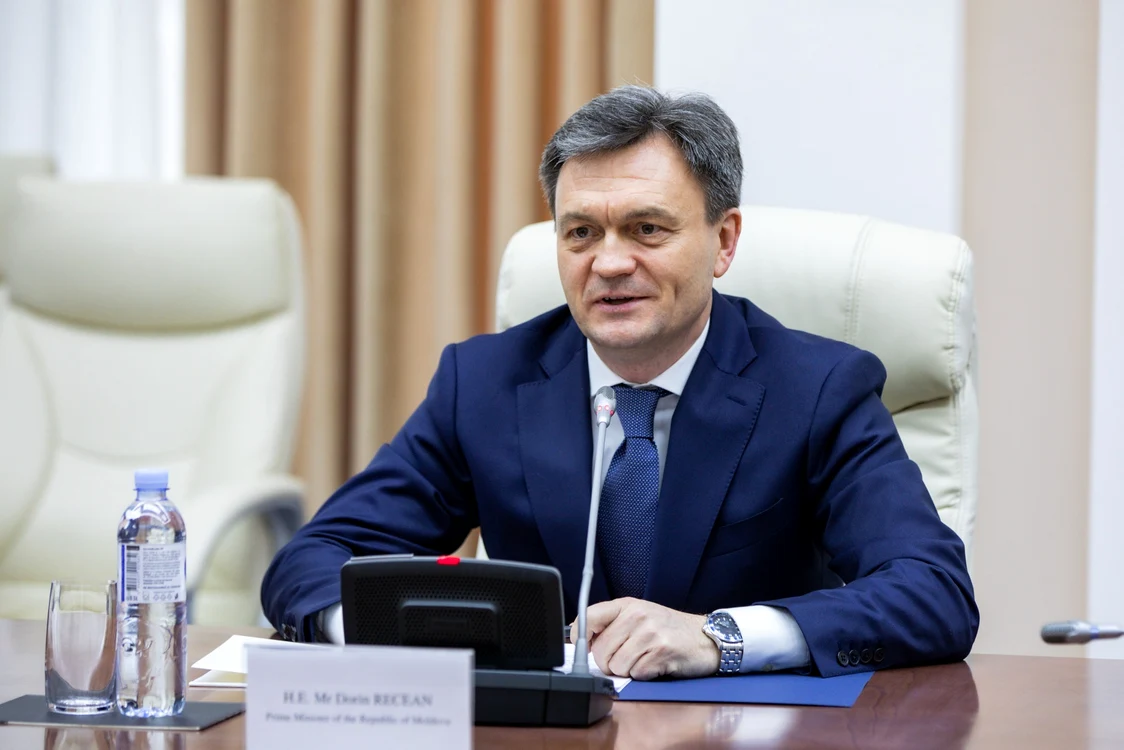Premierul Dorin Recean îndeamnă moldovenii să iasă la vot. FOTO: Facebook