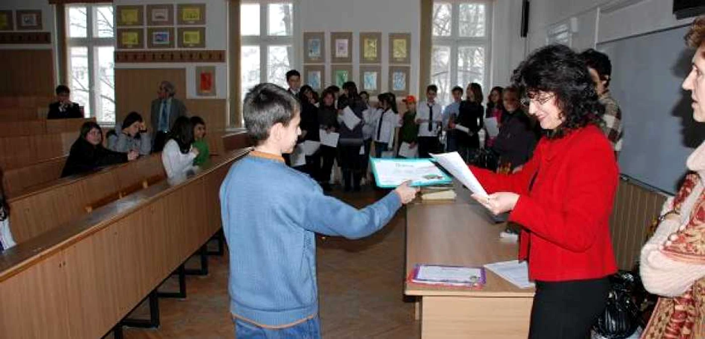 Veniturile profesorilor nu vor scădea după noua lege a salarizării