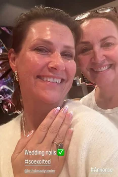 Prințesa Martha Louise a Norvegiei la manichiură, înainte de nuntă. FOTO: Instagram