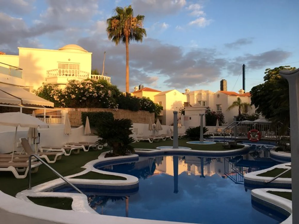 Așa arată un hotel de trei stele în Tenerife (Labranda Bahia Fañabe)