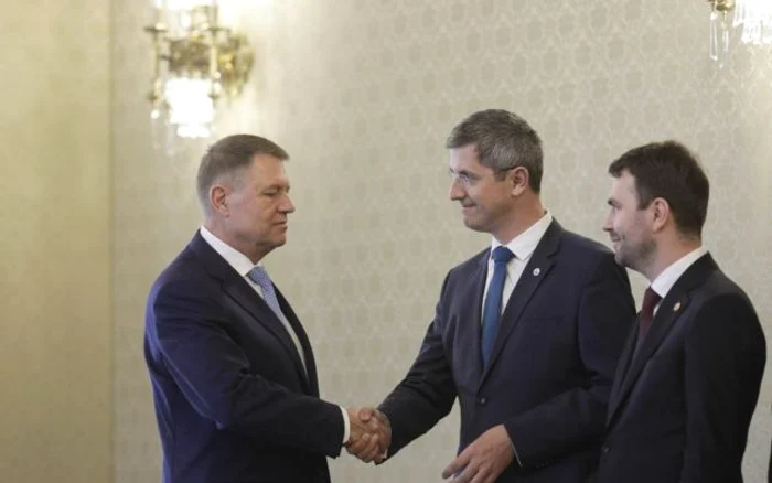 Klaus Iohannis şi Dan Barna, o relaţie încordată