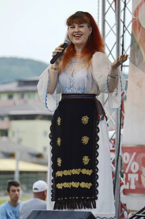 Tatiana Mărcoianu le-a demonstrat juraţilor că poate fi şi o femeie... neserioasăCaptură Pro TV