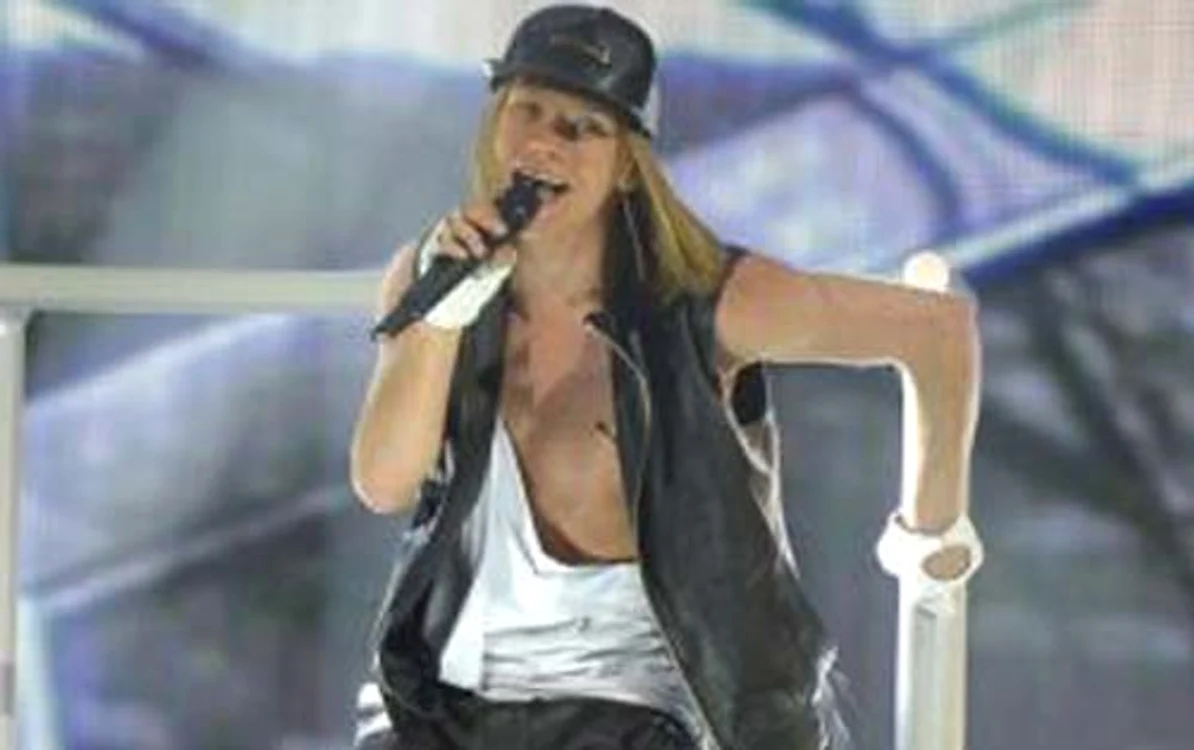 Eduard Romanyuta, în vârstă de 22 de ani, cu melodia „I Want Your Love” foto: captura tvr