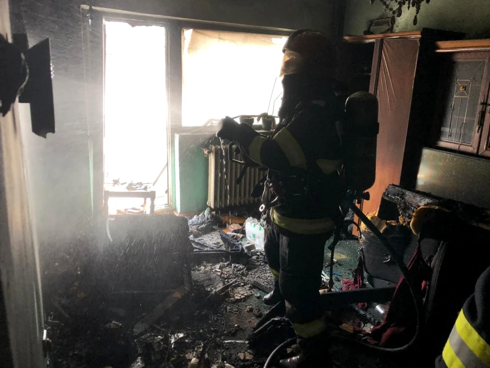Incendiu în Râmnicu Vâlcea unde o nonagenară şi-a dat foc la casă cu aparatul de masaj Foto Adevărul 1