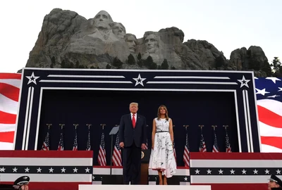 1 melazia trump ziua independentei jpg jpeg