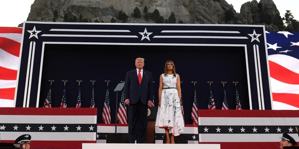 1 melazia trump ziua independentei jpg jpeg