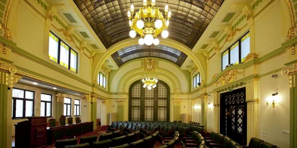 Spectaculoasa Sală a Senatului Universităţii Politehnica din Timişoara