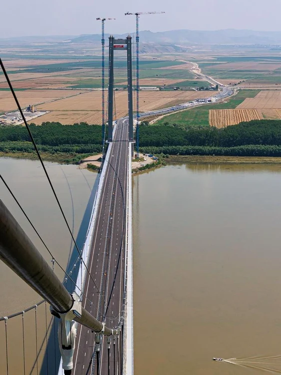 Podul suspendat peste Dunăre de la Brăila FOTO Irinel Scrioșteanu