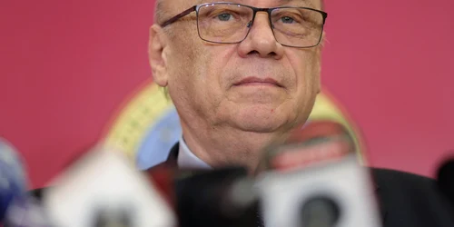 Marian Enache face declarații de presă la sediul Curții Constituționale a României, în București. FOTO Inquam Photos / Octav Ganea 