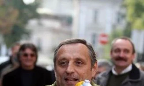 Peisaj cu gondole şi cu băbătîi americane cam posace jpeg